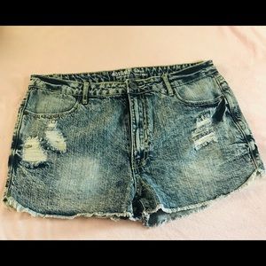 Mossimo Supply Co Women’s High-Rise Jean shorts